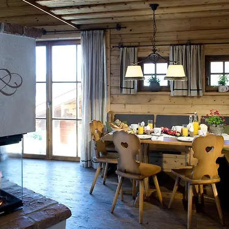 Chaletdorf Bergherz 別荘