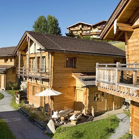 Chaletdorf Bergherz 度假居 *
